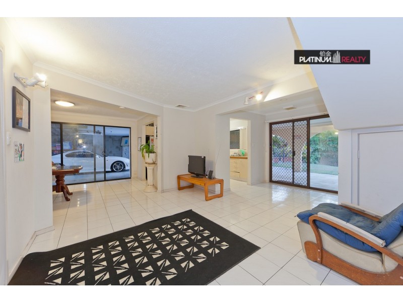 Broadbeach Waters QLD 4218