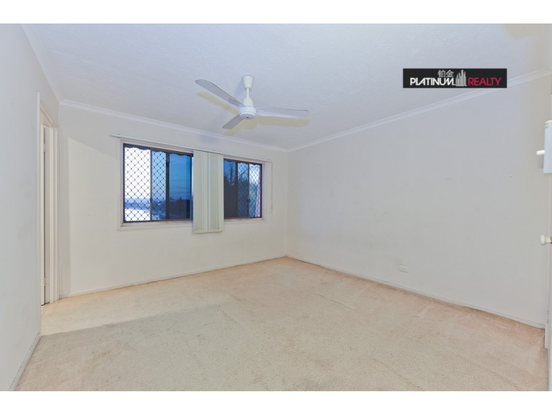 Broadbeach Waters QLD 4218