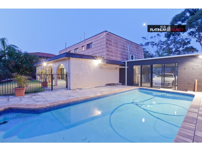 Broadbeach Waters QLD 4218