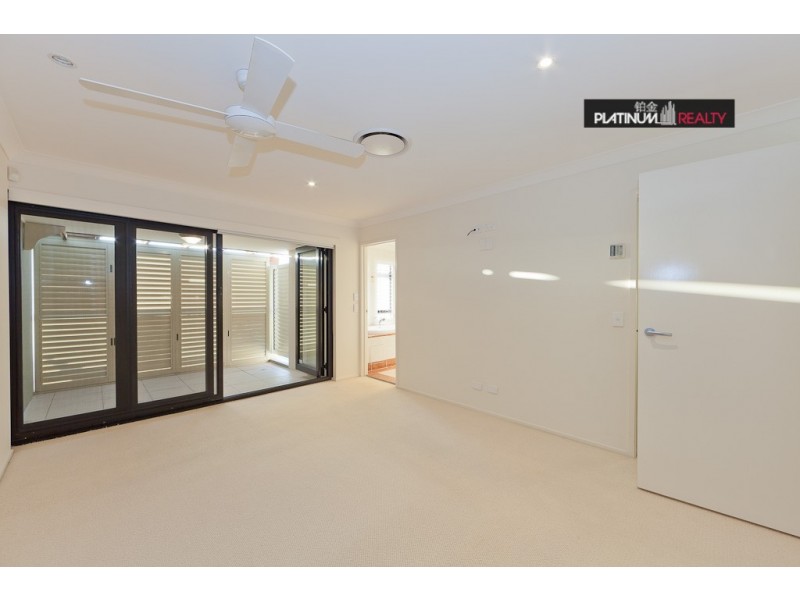 Broadbeach Waters QLD 4218