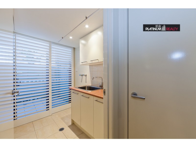 Broadbeach Waters QLD 4218