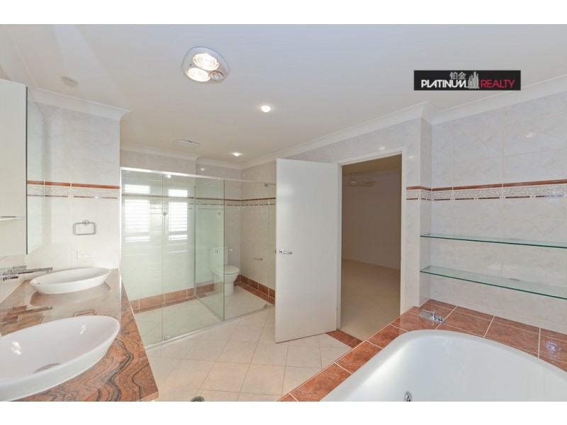 Broadbeach Waters QLD 4218