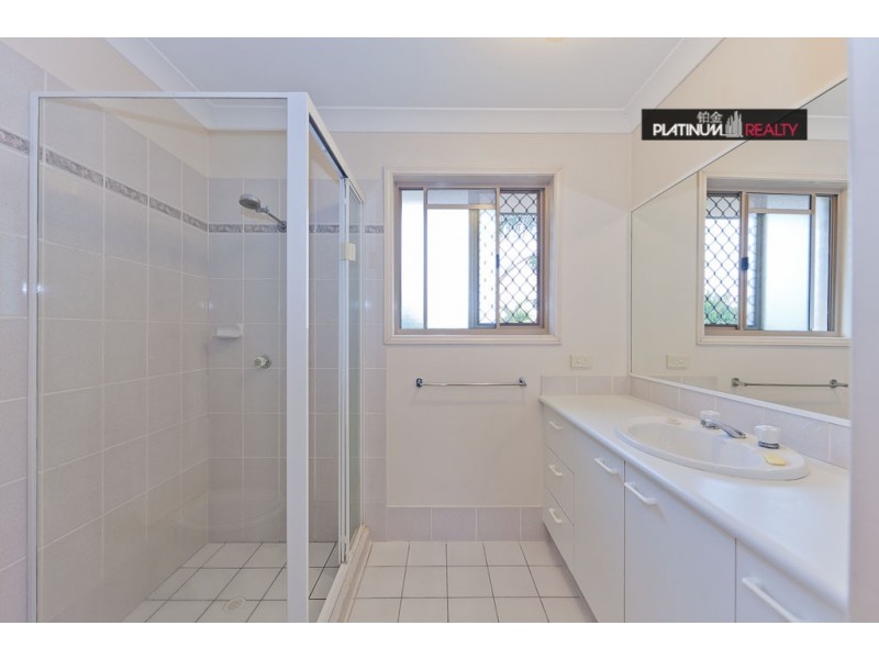 69/220 Christine Avenue, Burleigh Waters QLD 4220