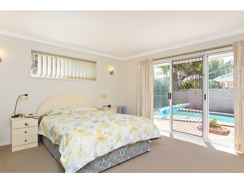 141 Santa Cruz Boulevard, Clear Island Waters QLD 4226