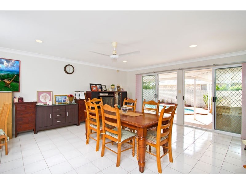 141 Santa Cruz Boulevard, Clear Island Waters QLD 4226