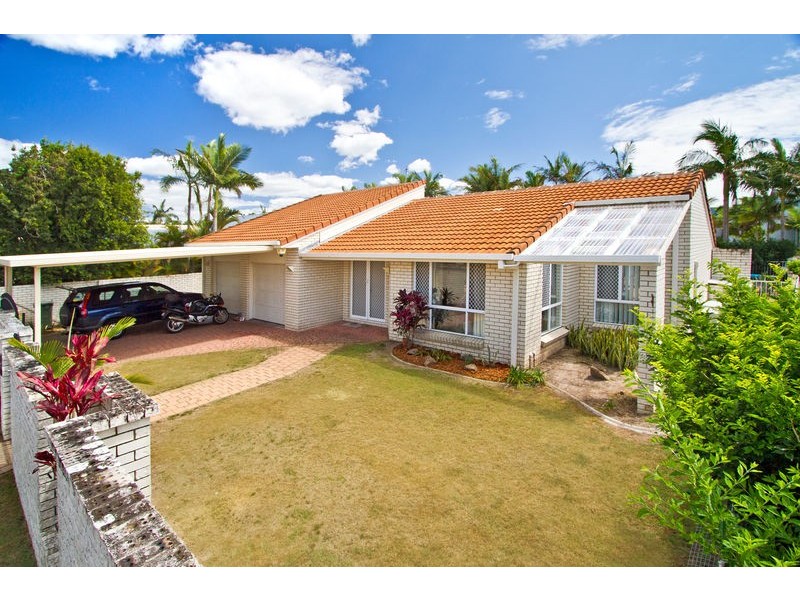 141 Santa Cruz Boulevard, Clear Island Waters QLD 4226