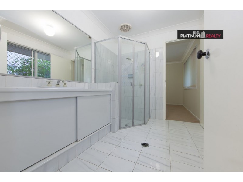 141 Santa Cruz Boulevard, Clear Island Waters QLD 4226