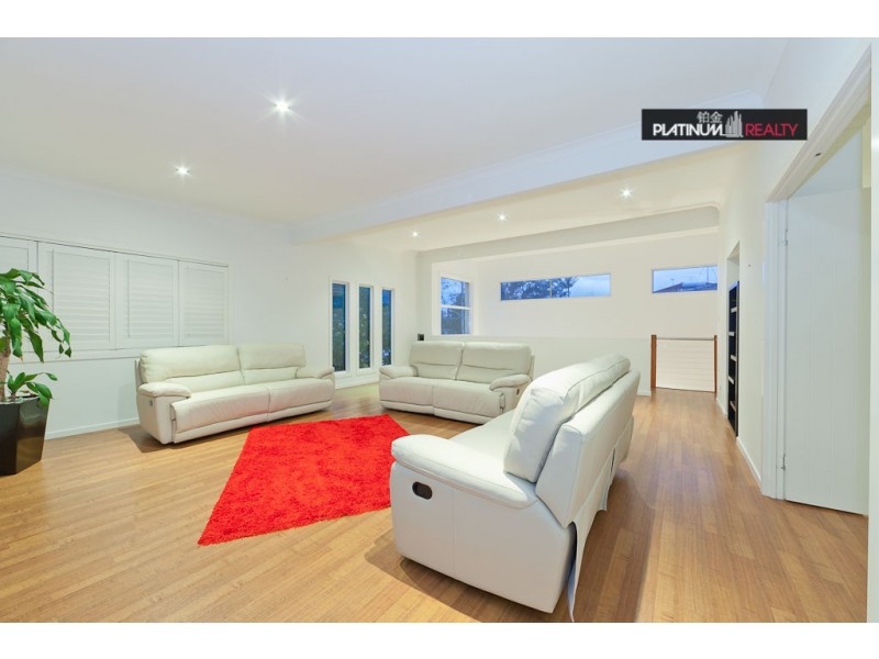 Broadbeach Waters QLD 4218