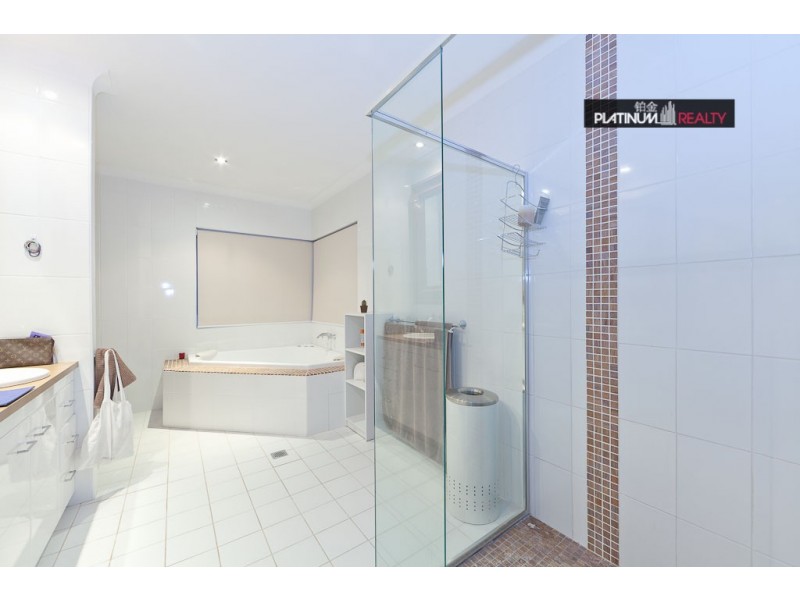 Broadbeach Waters QLD 4218