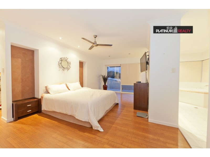 Broadbeach Waters QLD 4218