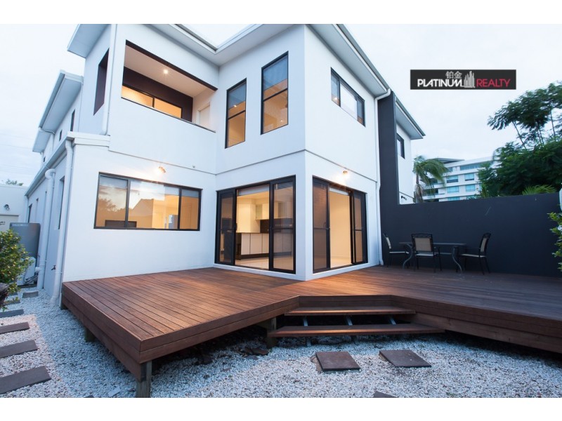 Runaway Bay QLD 4216