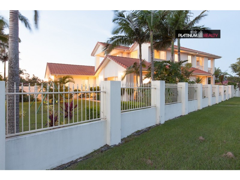 Clear Island Waters QLD 4226