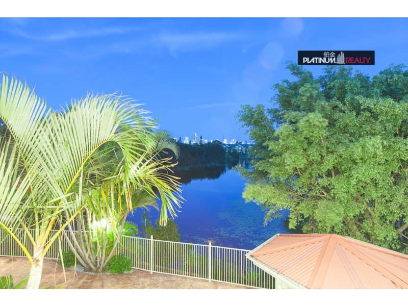 Clear Island Waters QLD 4226