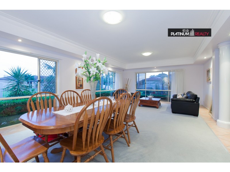 Clear Island Waters QLD 4226