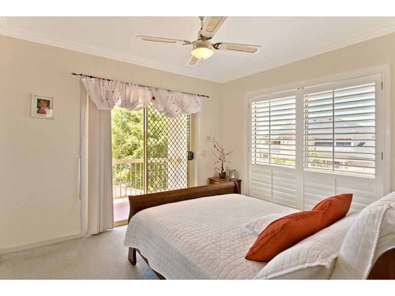 Clear Island Waters QLD 4226