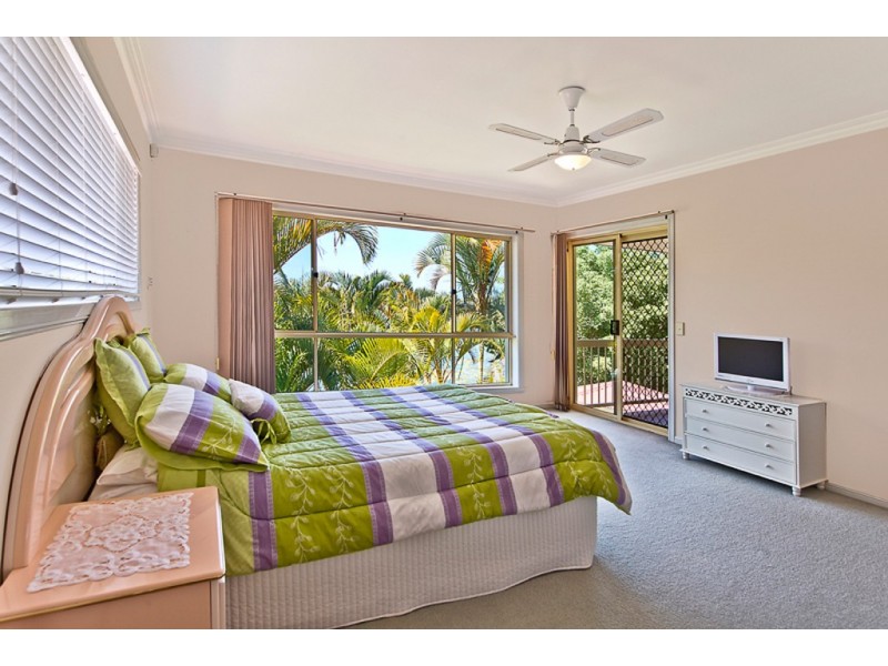 Clear Island Waters QLD 4226