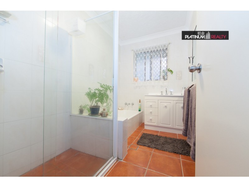 147 Markeri Street, Mermaid Waters QLD 4218