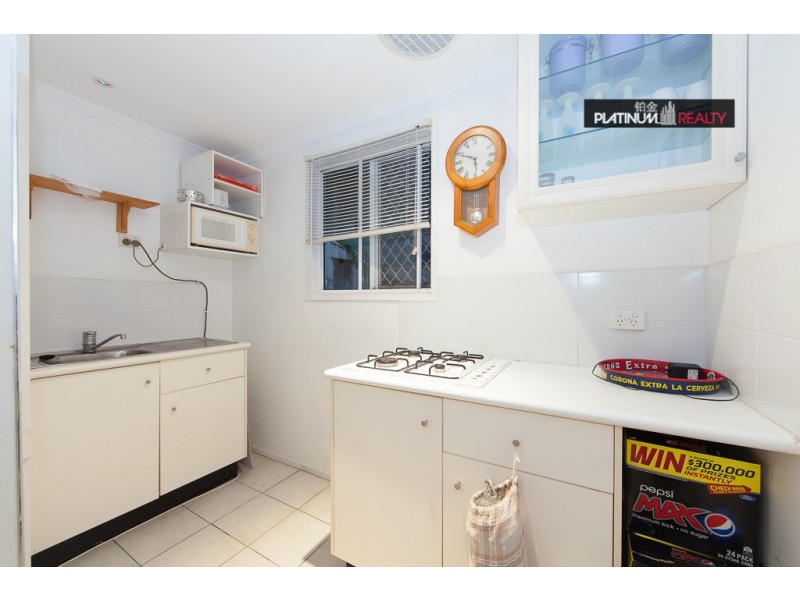 147 Markeri Street, Mermaid Waters QLD 4218