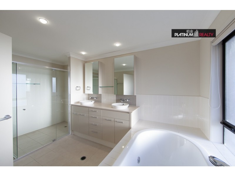 Broadbeach Waters QLD 4218