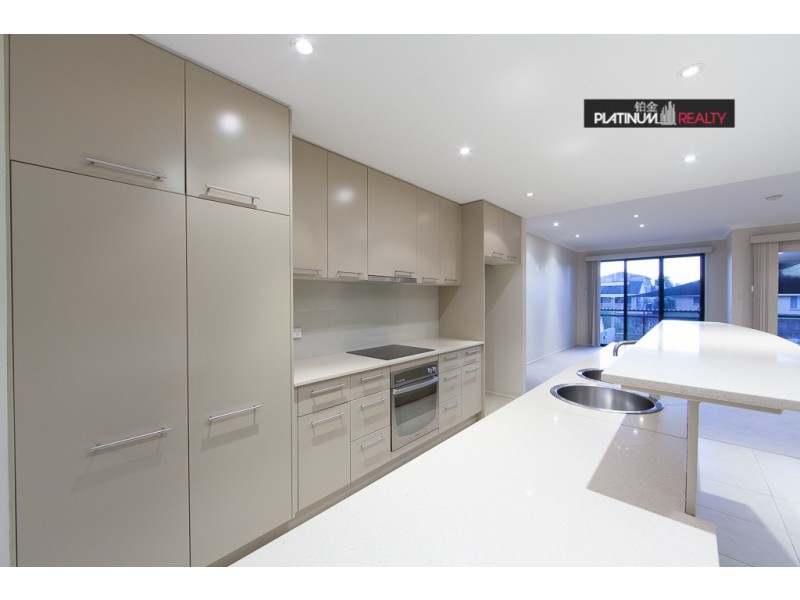 Broadbeach Waters QLD 4218