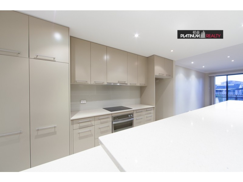 Broadbeach Waters QLD 4218