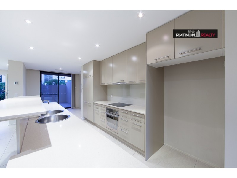 Broadbeach Waters QLD 4218