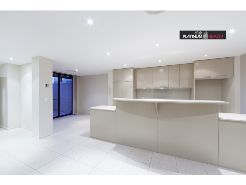 Broadbeach Waters QLD 4218