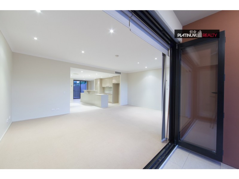 Broadbeach Waters QLD 4218