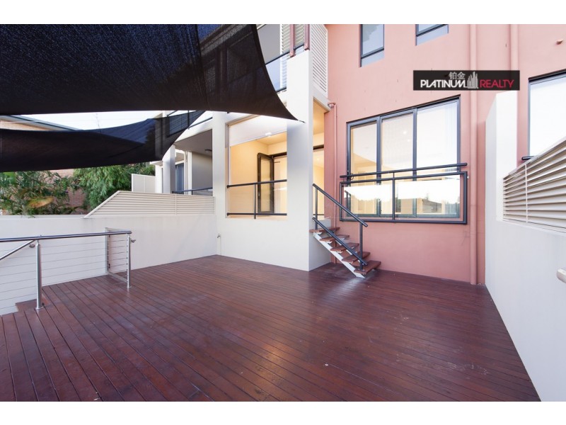 Broadbeach Waters QLD 4218