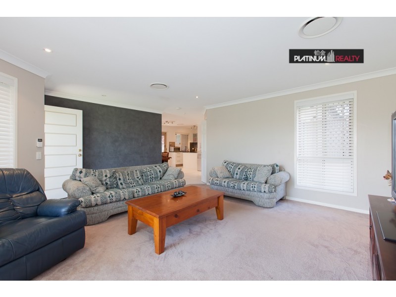 15 Summerwine Street, Burleigh Waters QLD 4220