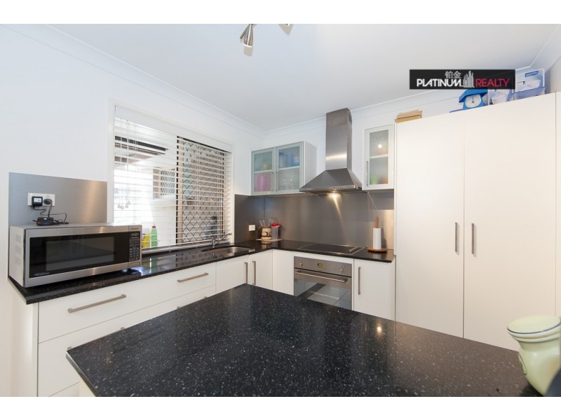 15 Summerwine Street, Burleigh Waters QLD 4220