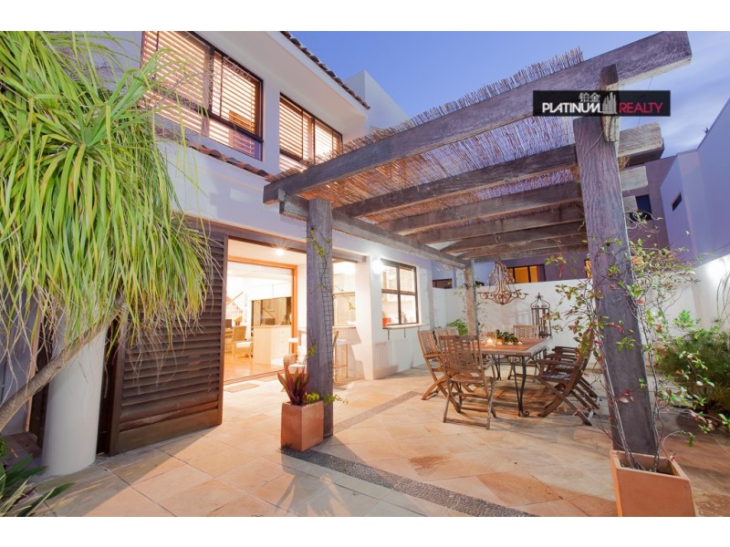 2-6 Peerless Avenue, Mermaid Beach QLD 4218