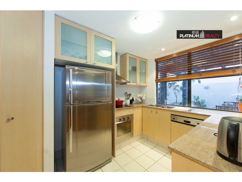 2-6 Peerless Avenue, Mermaid Beach QLD 4218