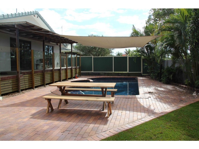 8 Beauty Point Drive, Robina QLD 4226