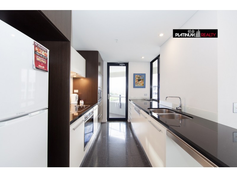 89 Surf Parade, Broadbeach QLD 4218