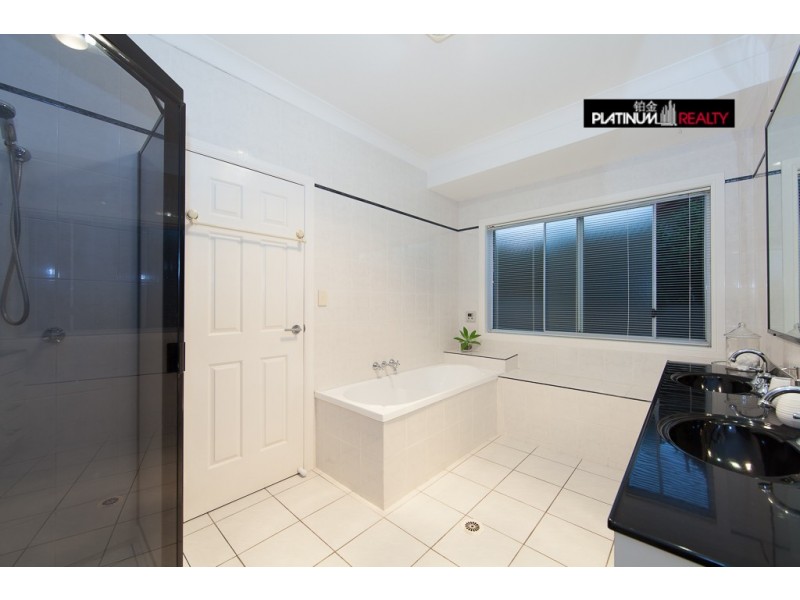 19 Kuranda Dr, Robina QLD 4226