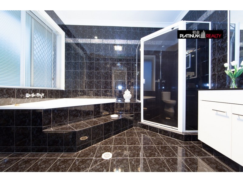 19 Kuranda Dr, Robina QLD 4226