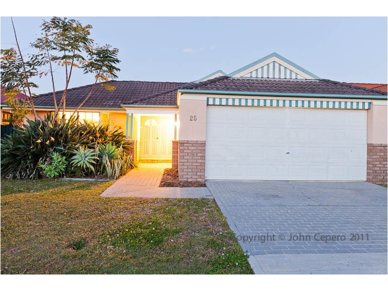25 Tristan court, Benowa QLD 4217