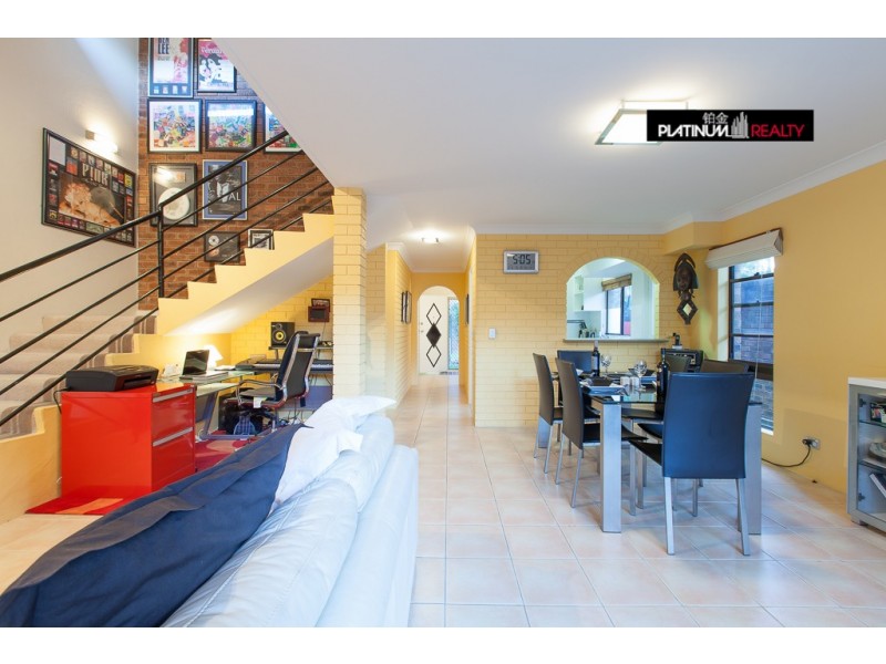 @/111 Salerno Street, Isle Of Capri QLD 4217