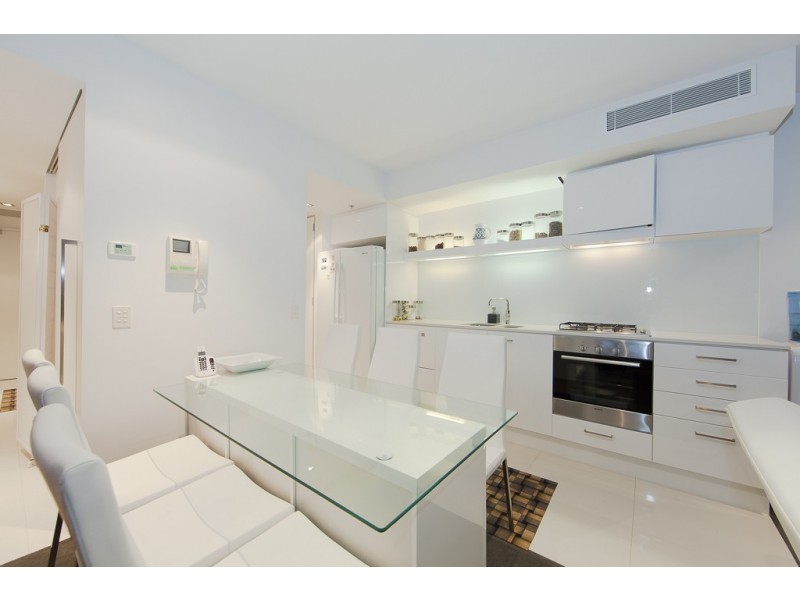 9 Hamilton Avenue, Surfers Paradise QLD 4217