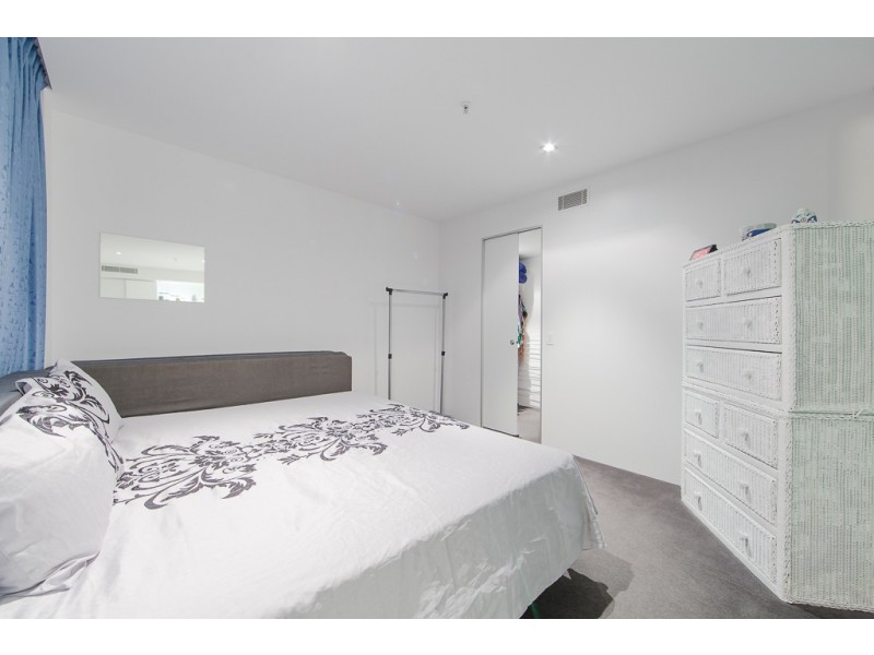 9 Hamilton Avenue, Surfers Paradise QLD 4217