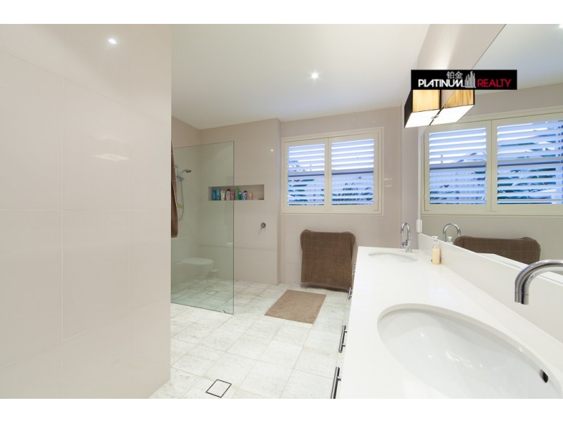 2/9 Dolphin Avenue, Mermaid Beach QLD 4218