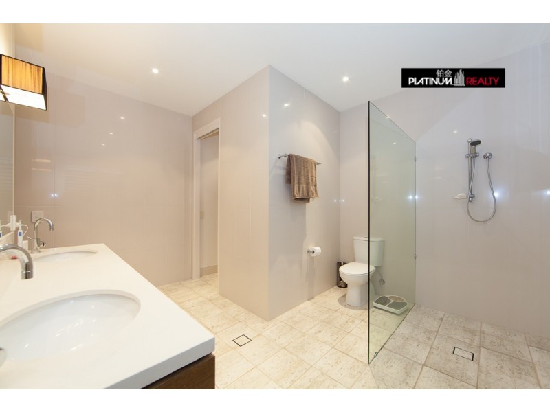 2/9 Dolphin Avenue, Mermaid Beach QLD 4218