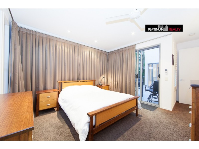 2/9 Dolphin Avenue, Mermaid Beach QLD 4218