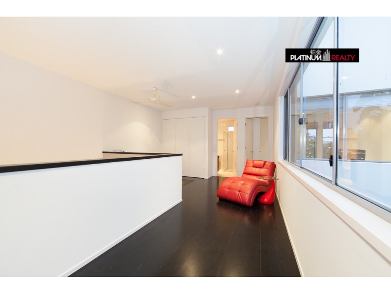 2/9 Dolphin Avenue, Mermaid Beach QLD 4218