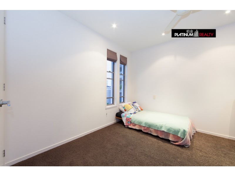 2/9 Dolphin Avenue, Mermaid Beach QLD 4218