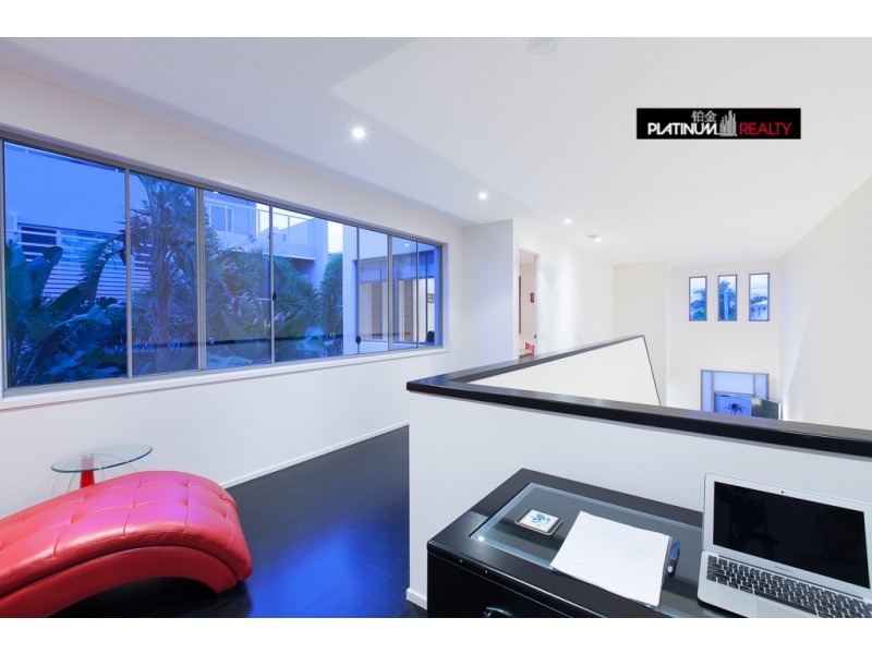 2/9 Dolphin Avenue, Mermaid Beach QLD 4218