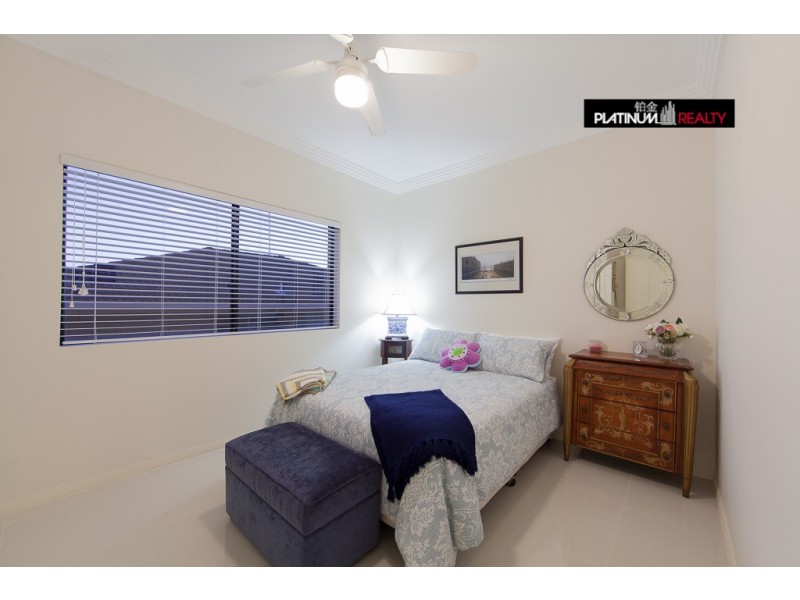 8 Parnoo Street, Surfers Paradise QLD 4217