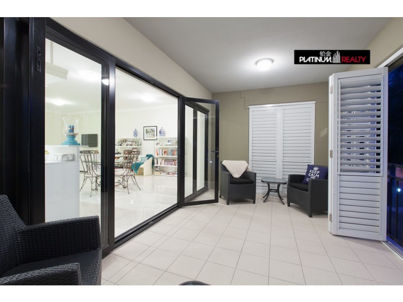 8 Parnoo Street, Surfers Paradise QLD 4217