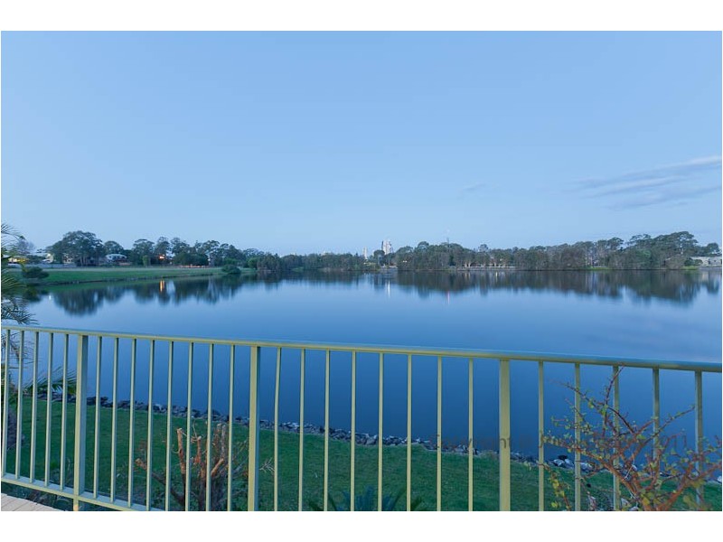 25 Tristan Court, Benowa QLD 4217